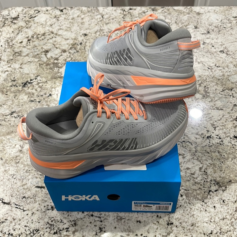 Brand new women’s Hoka Bondi 7